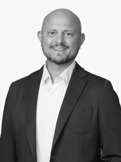 Jon Steele headshot